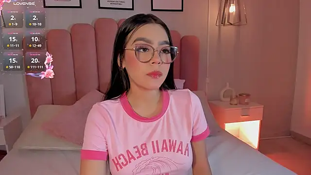 mara swan  online show from December 19, 2025, 7:27 pm