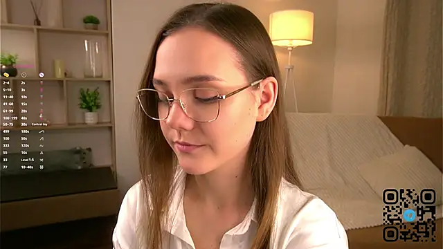 Snapshot of SweetSaraPie chatting on January 13, 2026, 5:28 pm SweetSaraPie online show from January 13, 2026, 5:28 pm