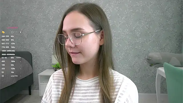 SweetSaraPie online show from November 17, 2025, 7:29 pm