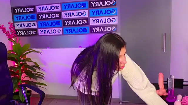 Violetta Swett  online show from November 7, 2025, 3:38 pm