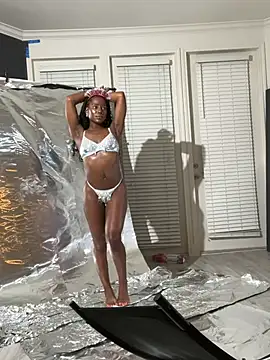 Giselledabodyyy online show from May 3, 2026, 1:22 am
