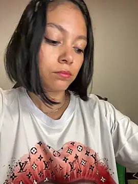 Qadeshoficial online show from November 29, 2025, 9:04 pm