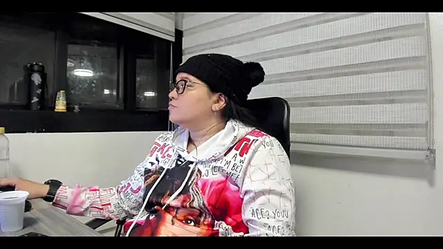 Xander Taylor  online show from October 16, 2025, 4:10 am