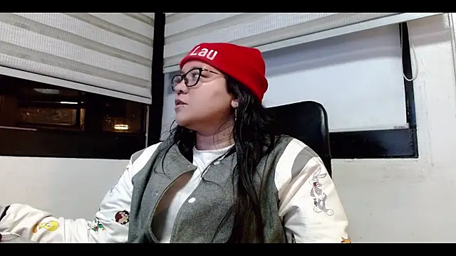 Xander Taylor  online show from October 25, 2025, 4:22 am