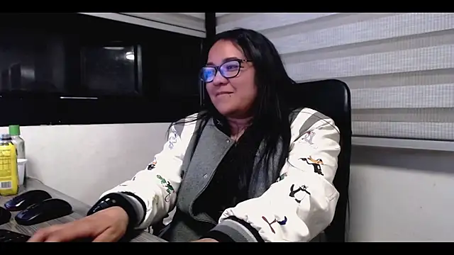 Xander Taylor  online show from November 4, 2025, 5:11 am