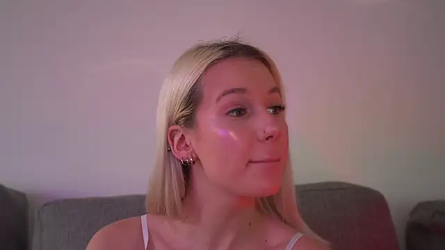 RanyThomson online show from April 18, 2026, 3:36 pm