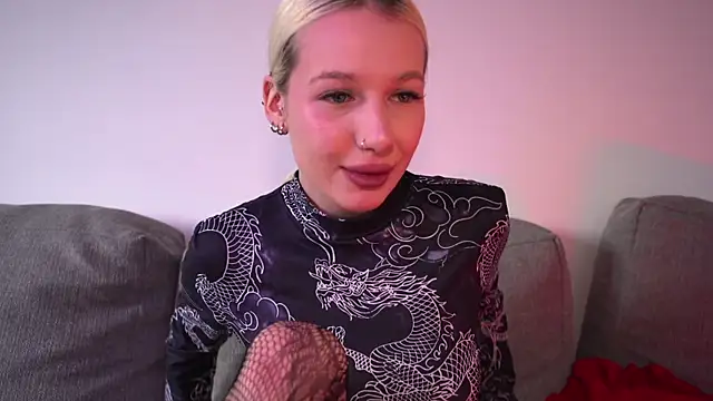 RanyThomson online show from April 9, 2026, 2:34 pm