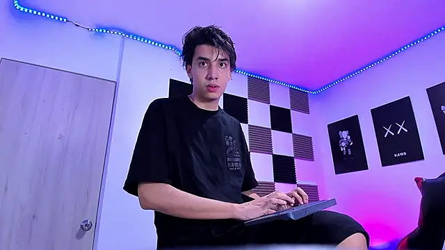 jeycobb online show from April 8, 2026, 1:07 am