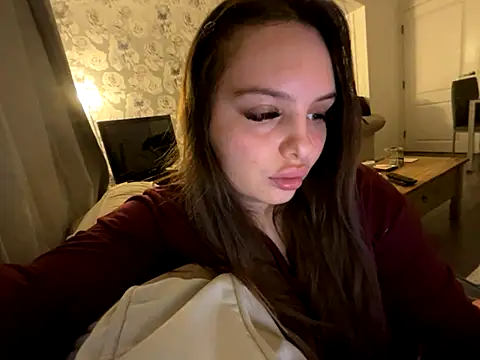 Snapshot of EllaStarrxxx chatting on November 25, 2025, 2:23 am EllaStarrxxx online show from November 25, 2025, 2:23 am