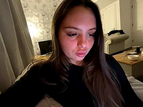 Snapshot of EllaStarrxxx chatting on October 25, 2025, 12:10 am EllaStarrxxx online show from October 25, 2025, 12:10 am