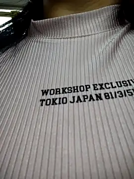 shannon kinne  online show from November 15, 2025, 10:52 am