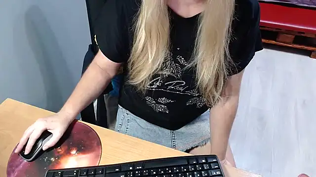 Ledi Catherin online show from December 3, 2025, 12:12 am