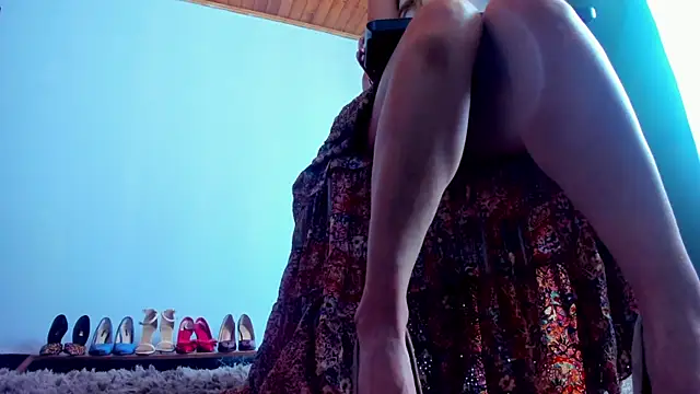 Velourmuse online show from November 16, 2025, 2:55 pm