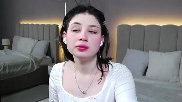 DianaMello online show from November 27, 2025, 4:13 am