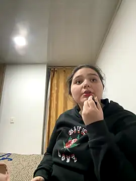 CristalUwU online show from October 3, 2025, 11:17 pm