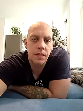 Snapshot of Kobradera1984 chatting on December 16, 2025, 9:57 am Kobradera1984 online show from December 16, 2025, 9:57 am