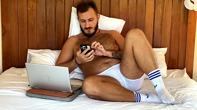 mrmaxiy online show from May 27, 2026, 8:11 am