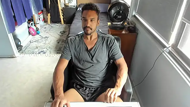 CassiusJohnson online show from October 17, 2025, 1:31 am