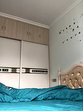 Mile-m online show from October 16, 2025, 2:20 am