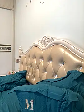 Mile-m online show from November 16, 2025, 8:41 am