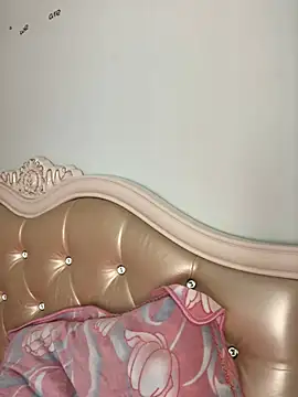 Mile-m online show from March 11, 2026, 3:22 am