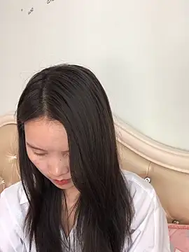 Mile-m online show from April 4, 2026, 3:46 am