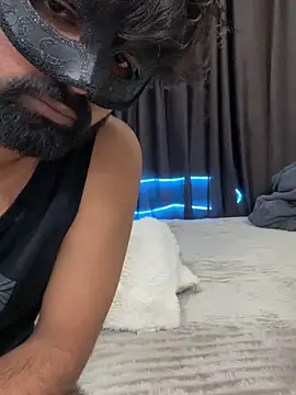 Snapshot of vickyandtania chatting on February 12, 2026, 5:02 pm vickyandtania online show from February 12, 2026, 5:02 pm