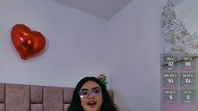 AmyVega  online show from October 20, 2025, 1:33 pm