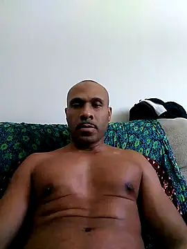 EnzoGom online show from October 6, 2025, 6:08 pm