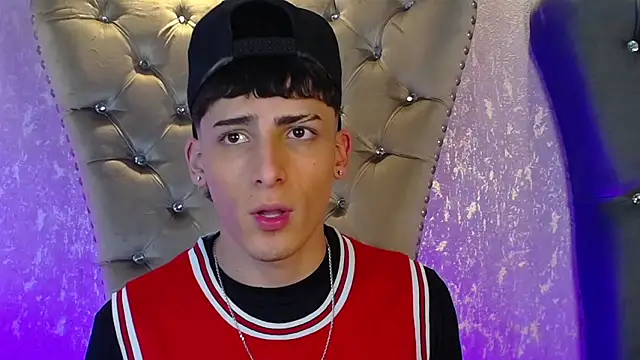 Snapshot of MateoMitchell chatting on October 23, 2025, 6:01 am MateoMitchell online show from October 23, 2025, 6:01 am