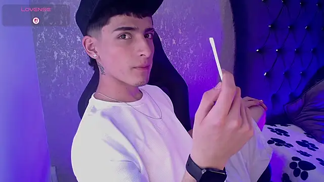 Snapshot of MateoMitchell chatting on November 13, 2025, 5:11 am MateoMitchell online show from November 13, 2025, 5:11 am