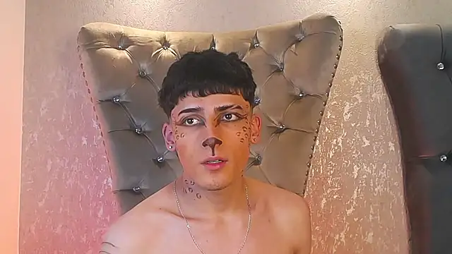 Snapshot of MateoMitchell chatting on October 24, 2025, 5:28 am MateoMitchell online show from October 24, 2025, 5:28 am