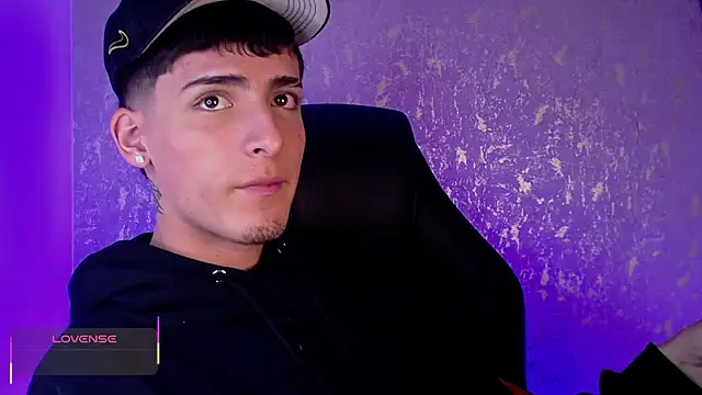 Snapshot of MateoMitchell chatting on November 18, 2025, 4:27 am MateoMitchell online show from November 18, 2025, 4:27 am