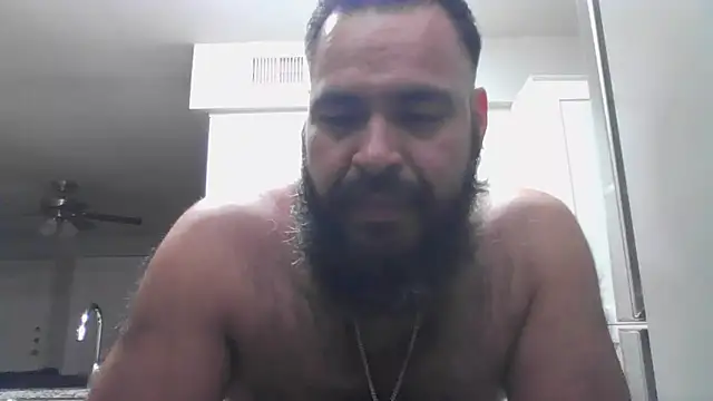 BigJohnBear39 online show from October 5, 2025, 5:20 am