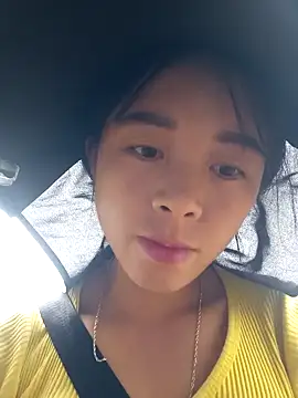 mochicute online show from October 4, 2025, 2:46 am