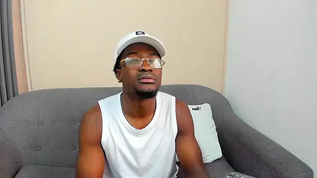 COMPTON 01 online show from October 16, 2025, 12:46 pm