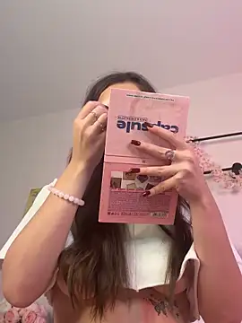 JenniferLouns online show from October 12, 2025, 10:27 am