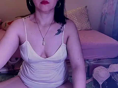 KissHott online show from March 28, 2026, 8:43 pm