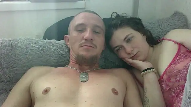 Twolatte1520 online show from April 10, 2026, 9:38 am