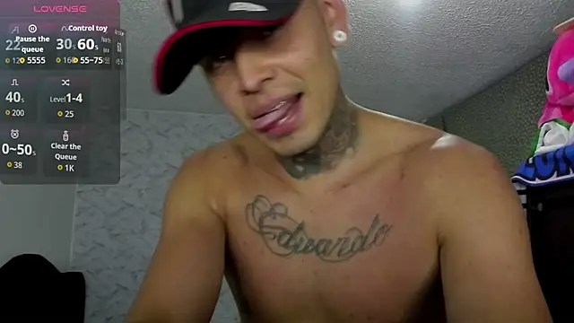 Snapshot of tyler_oconnor chatting on October 11, 2025, 12:44 am tyler oconnor online show from October 11, 2025, 12:44 am