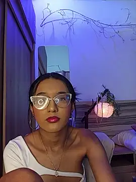 luna valen online show from July 17, 2026, 9:34 pm