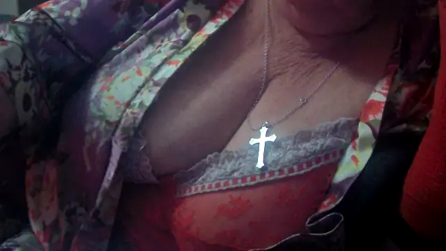 Playful MILF Demi online show from October 19, 2025, 10:56 pm