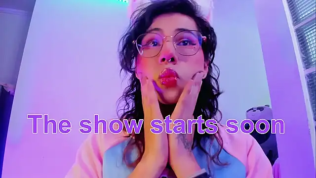 Sweet-SharoKitty online show from November 5, 2025, 6:44 pm