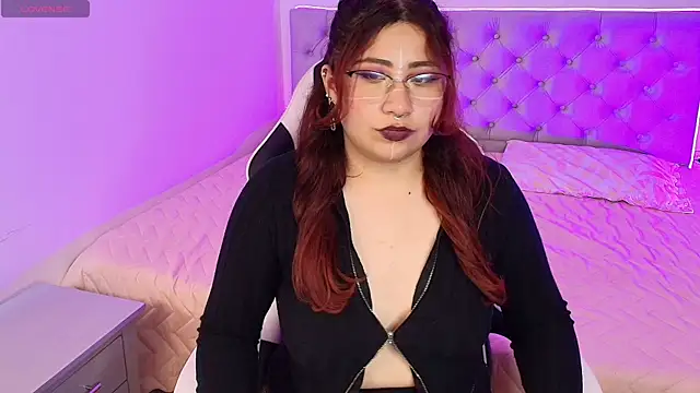 Snapshot of Angel_cole__ chatting on October 6, 2025, 8:20 pm Angel cole online show from October 6, 2025, 8:20 pm