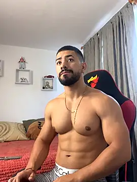 Ezzio Scolaro online show from November 20, 2025, 11:44 am