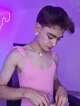 Sam Clark online show from November 22, 2025, 4:11 am