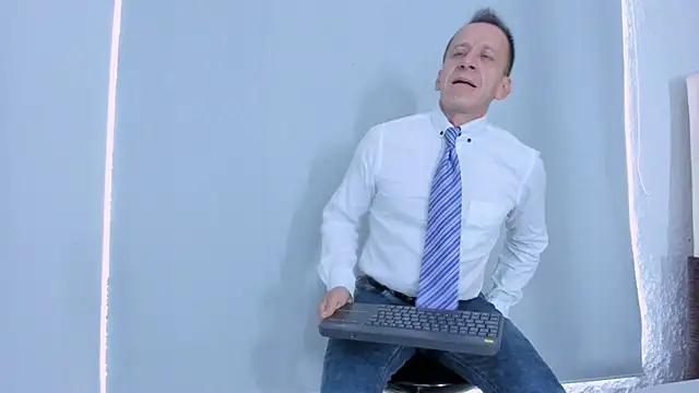  axelking  online show from November 5, 2025, 11:46 am