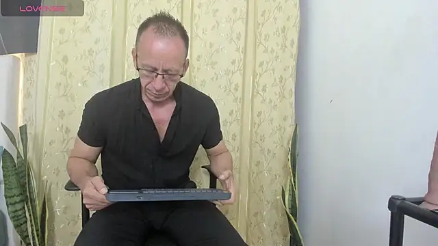 Snapshot of _axelking_ chatting on July 2, 2026, 11:38 am axelking online show from July 2, 2026, 11:38 am