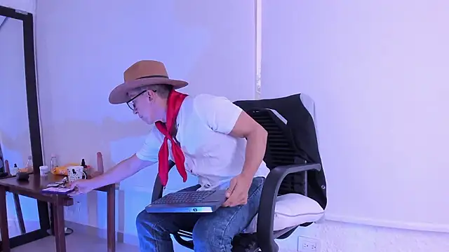 Snapshot of _axelking_ chatting on February 2, 2026, 11:42 am axelking online show from February 2, 2026, 11:42 am