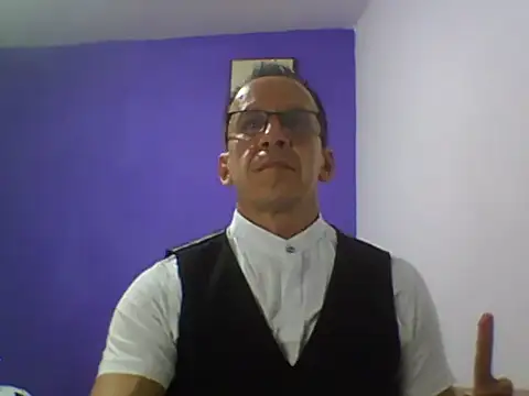  axelking  online show from January 9, 2026, 3:46 am